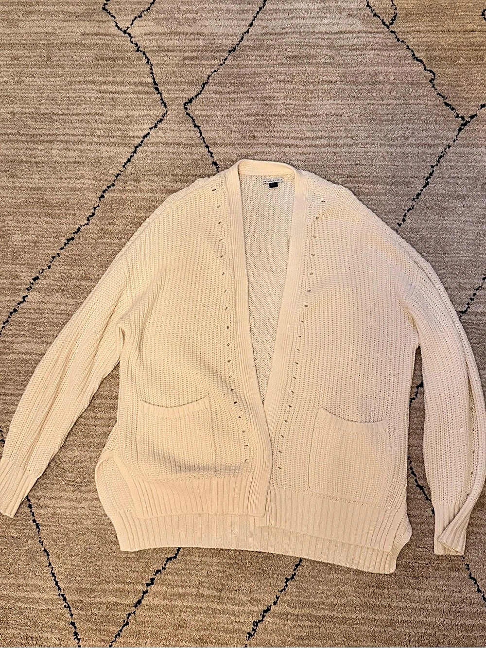 American Eagle Open-Front Chunky Knit Cardigan in Cream - Medium